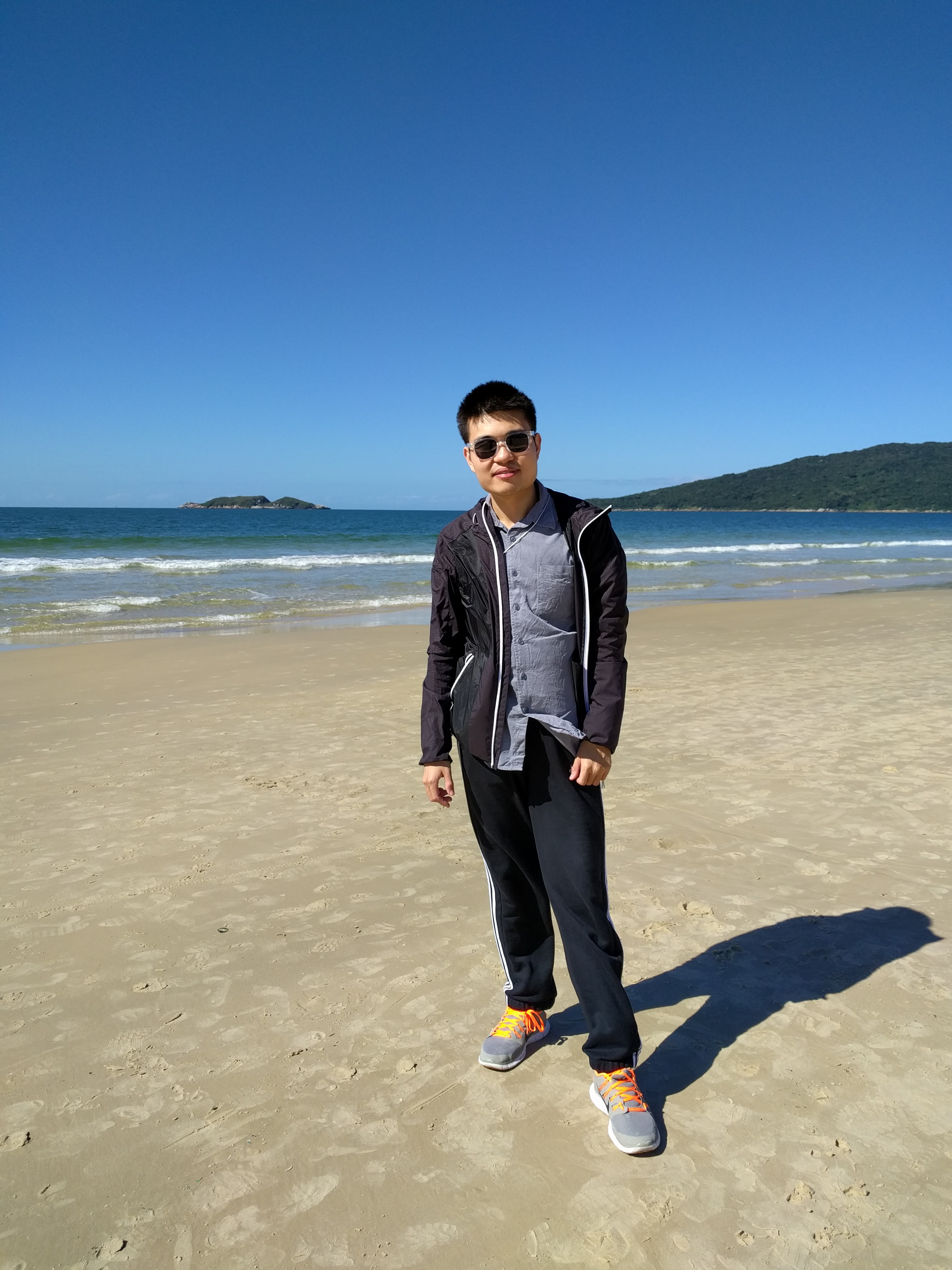 Figure above: Me on the beach (Thanks to Zhang Yuchao for the photo)