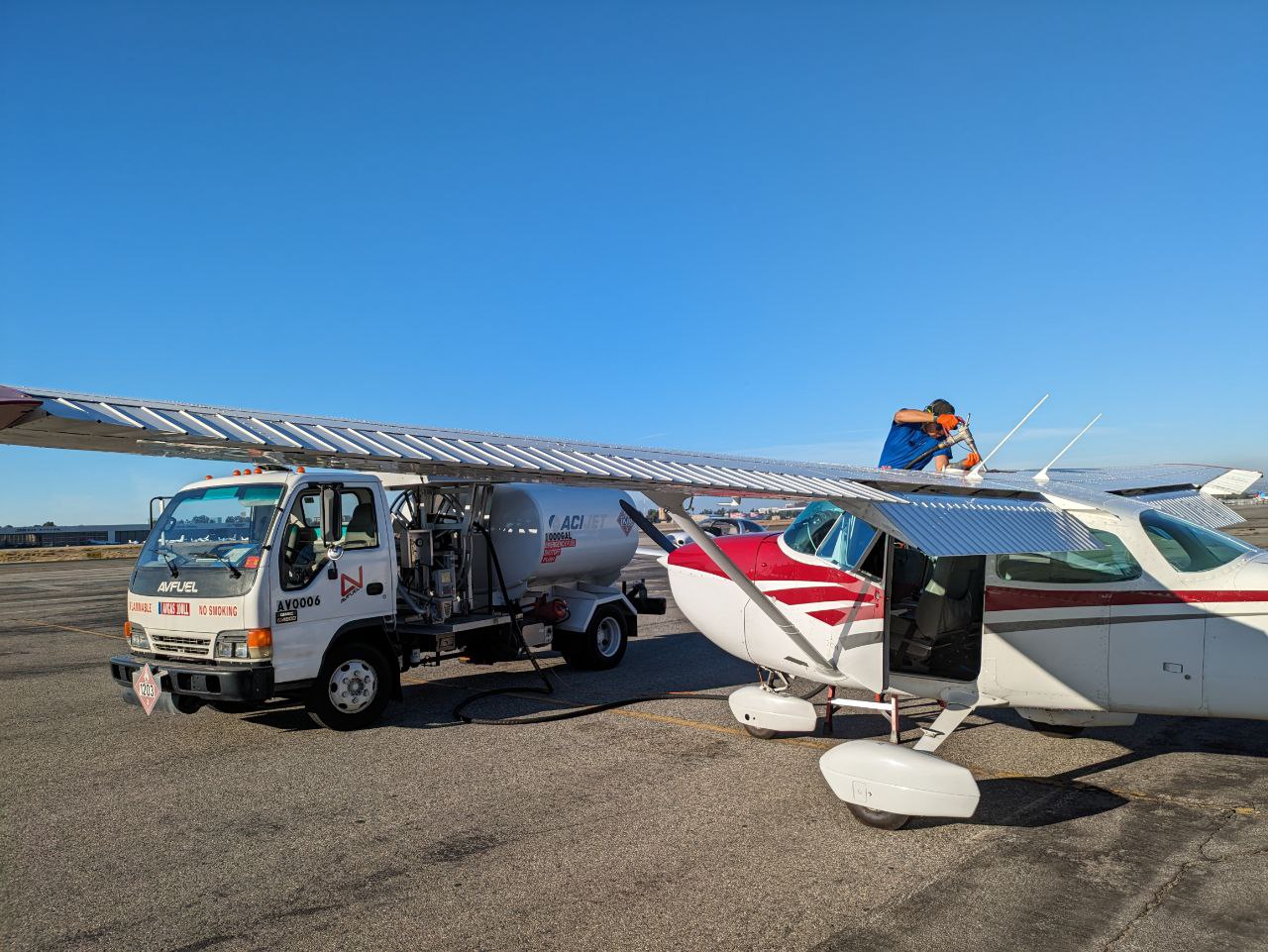 Refueling the plane