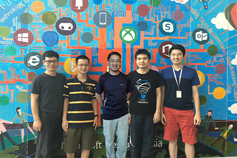 上图：谭博和 MSRA 的学生们，左起：陆元伟、崔天一、谭焜、李博杰、Jeongseok Son（孙正锡）
