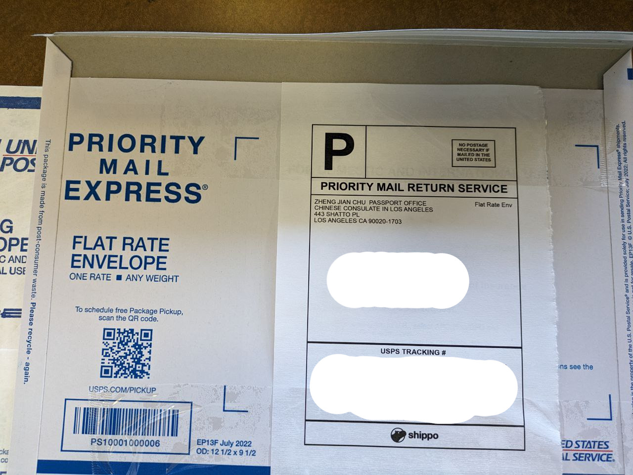 回邮信封，我这里拿错了，拿成了一个 USPS Priority Mail Express 的信封，应该拿不带 Express 的信封